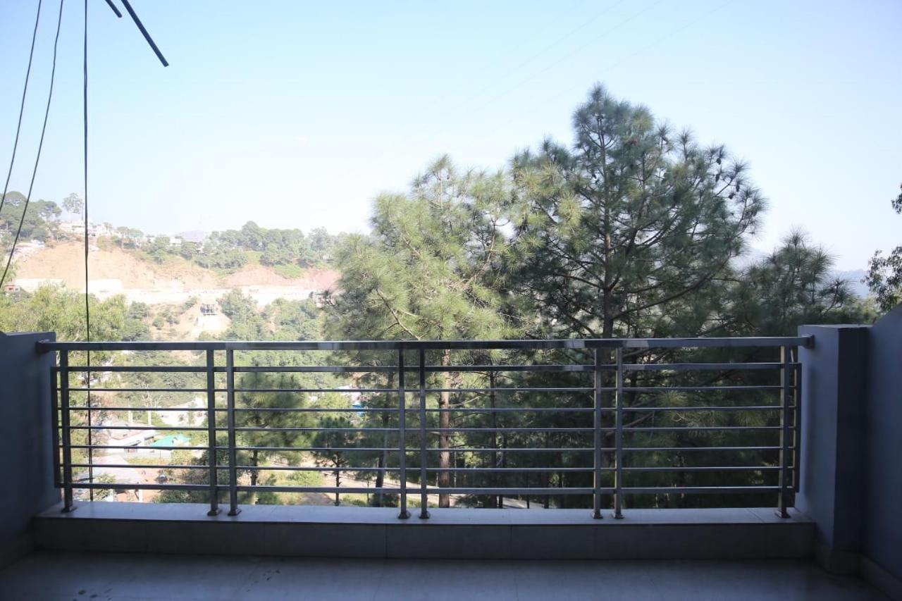 Sky Home Train View Касаули Экстерьер фото